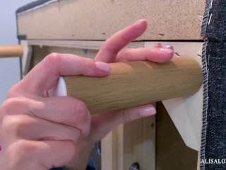 Я Собираю Свой Новый Диван, чтобы Сразу же Жарко Трахаться на Нём