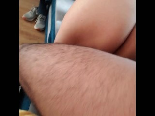 Mi suegra es ama de casa, viene a visitar a mi novia y_no esta en casa,salimos follando MILF