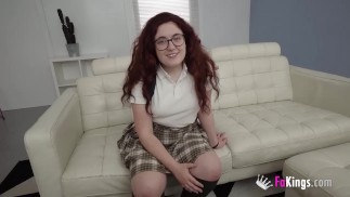 Миниатюрная школьница хочет стать СУПЕР-ПОРНОЗВЕЗДОЙ