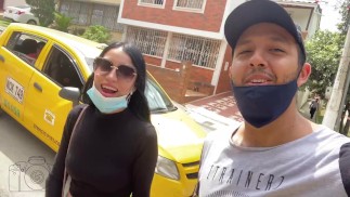 Мы идем к дому, и он активирует свою игрушку, они почти нас обнаруживают