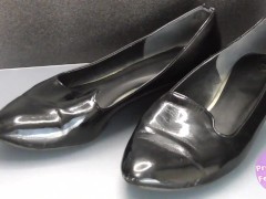 Shoe fetishism 靴フェチ　黒いパンプスにぶっかける