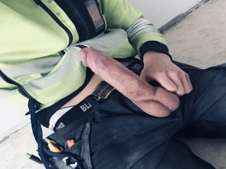 Plumber Ready to Fuck during a Lunchbreak
