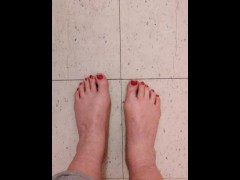 Red toe nails - Screenshot 1 of 16 - Toes