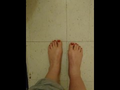 Red toe nails - Screenshot 2 of 16 - Red Nails