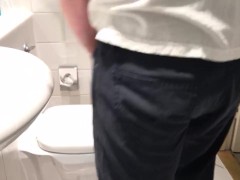 Pissing - Screenshot 14 of 16 - Pee