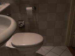 Pissing - Screenshot 15 of 16 - Wee