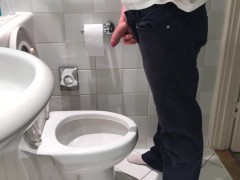 Pissing - Screenshot 9 of 16 - Pee