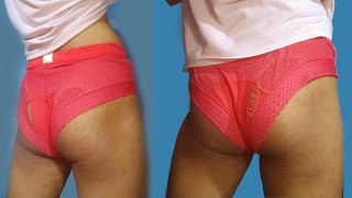 Pobre menino twink mostra sua cueca rasgada, doa para comprar roupas íntimas novas, menino gay do Sri Lanka