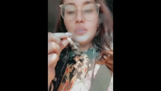 Курю с моей девушкой 