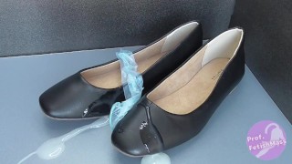 Fétichisme de la chaussure Escarpins noirs et bukkake