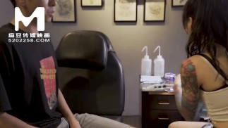 【国产】麻豆传媒作品 /刺青师/ MD0056精彩免费播放