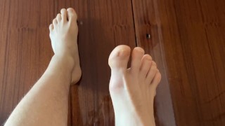 セクシーな男性の足