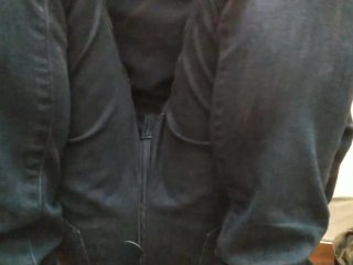 欲求不満な日本人男子大学生がヒクつく肛門を見せつける