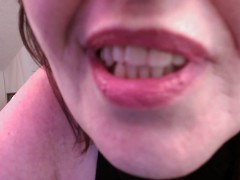 V 593 have you ever seen a sillier bitch in your life? its so fun to just be as nuts as i want