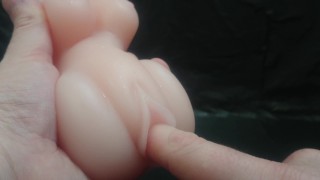 meu dedo está experimentando um novo brinquedo [meus brinquedos]