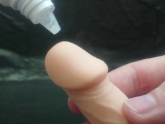 Смазал свой игрушечный член [мои игрушки] - Screenshot 9 of 16 - Oiled My Cock