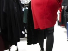 SPOT A GIRL FINGERING IN A CHANGING ROOM - Screenshot 1 of 16 - Finfering