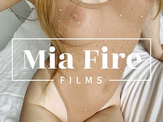 Mooie Blonde Plaagt En Krijgt Dan Een Actieve Neukbeurt - Mia Fire