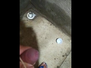 Pervertido Gozando Dentro De Um Copo