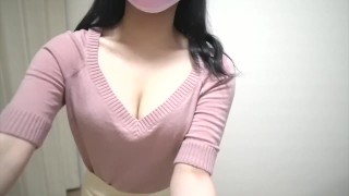 A Popular Youtuber Who Adjusts The Angle Of View At The End Of A Shoot To Show Off Her Cleavage