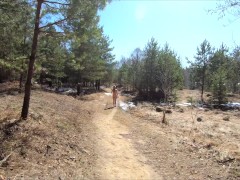 Голая русская девушка гуляет в лесу весной - Screenshot 4 of 16 - Nudist