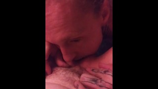 Eating mommy's pussy