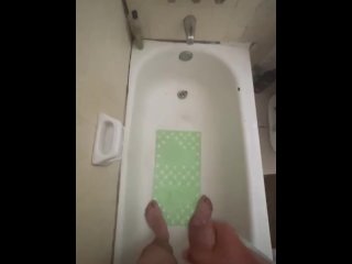 Jacking off at my mother in laws bathtubs  longest cumshot