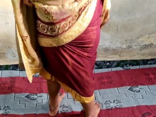 Desi bhabhi wearing a saree and fucking in devar