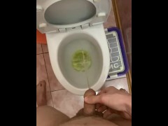 Short Peeing Video