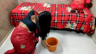 Femme de ménage indienne sexe rude dans le patron 