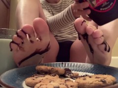 ASMR Trans Twink Covers Feet in Cookies CHOCOLATE SYRUP and Milk