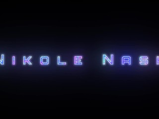 Nikole Nash Smash Superhot Babe pilonné par une énorme bite secouant Orgasm Scène complète bientôt chez Validx.Media!