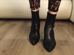 Mistress in ankle boots and leopard legins