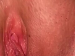 Шлюшка играет с мокрой киской после секса - Screenshot 14 of 16 - Petite