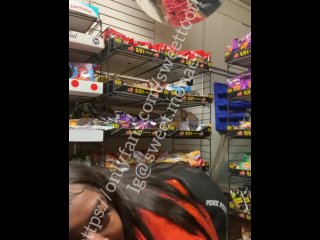 Taking my pants down at the corner store on 38th Wright making my ass clap!