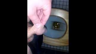 Solo boy piss