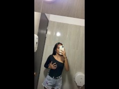 Video My girlfriend sends me video in the bathroom of a disco