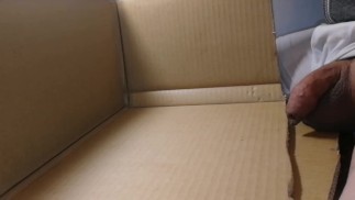 Коротенький необрезанный микропенис с наполненными шариками, выращенный в лосьоне, а не душ, стреляет массивной нагрузкой