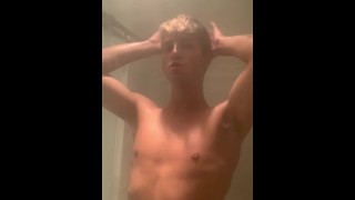 Lad giving it his all in the shower (onlyfans: noahgrantt)