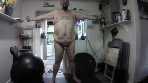 DavieBear working out nude