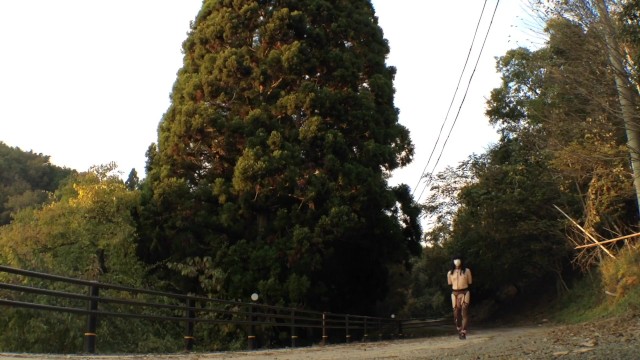 女装。屋外で全裸でディルドを使ってアナルオナニー。