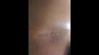 Hot cara raspando seu buthole muito perto do closeup - StraightdoesBi