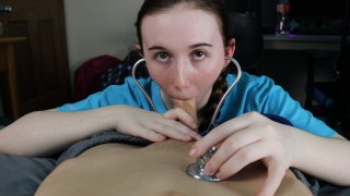 Novia Cosplays Como Una Enfermera Da Examen