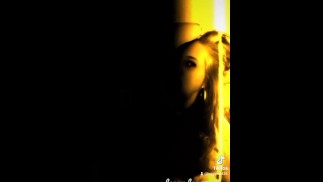 Чудо-женщина дразнит