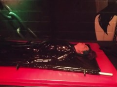 latex girls first time in rubber vac bed - Screenshot 7 of 16 - Rubberdoll