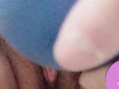 ひとりえっち13 トイレで色気のないパンツの上から中から横からイジイジ。秘密兵器？でちゅっと。イク！ - Screenshot 10 of 16 - Zoom