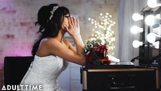 Bride sucks and gets fucked by best man right before the wedding