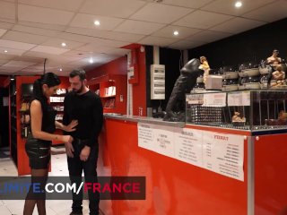 Beautiful cougar Ania knows how to satisfy her_clients