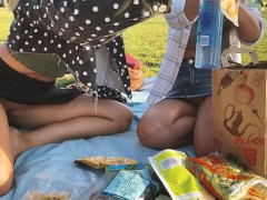 Video Risky public flashing - Picnic in the park with friends