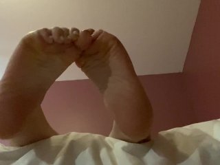 Watching step sis whileyou hide under the bed/ hitachi_fun